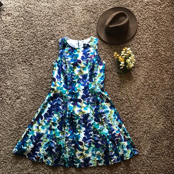 Ronni Nicole Dresses & Skirts - Ronni Nicole Floral Fit & Flare Dress